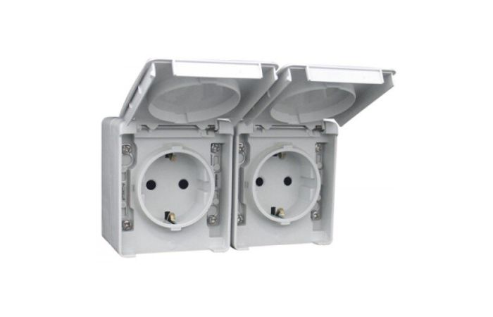 Lizdas v/t SCHUKO dvigubas su dangteliu IP65 pilkos spalvos 16A 250V - EFAPEL