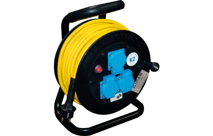 Ilgiklis-ritė 25m 3 lizdų SCHUKO 3x1.5mm2 juodas IP54 su termine apsauga guminis būgnas 501 - GIFAS
