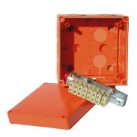 Dėžutė v/t [126x126x77] IP66 E90 su gnybtais 8x4mm2 be halogenų UV atspari - KOPOS KOLIN