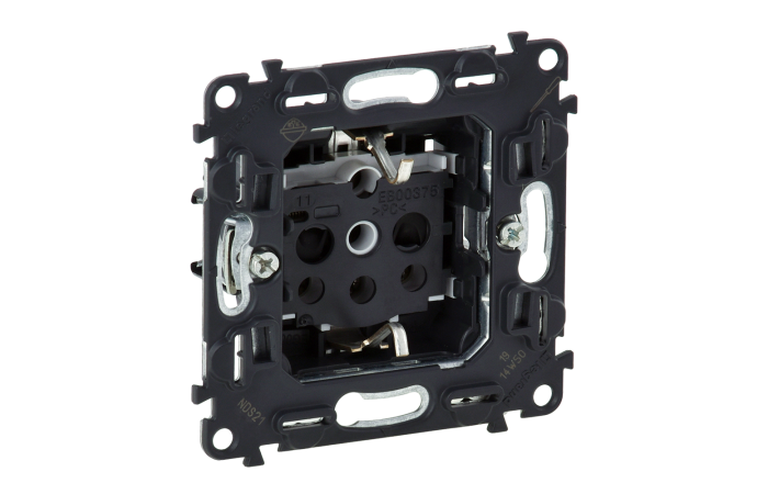 Lizdas p/t SCHUKO be rėmelio be dangtelio su apsaug nuo vaikų 16A 250V VALENA LIFE - LEGRAND