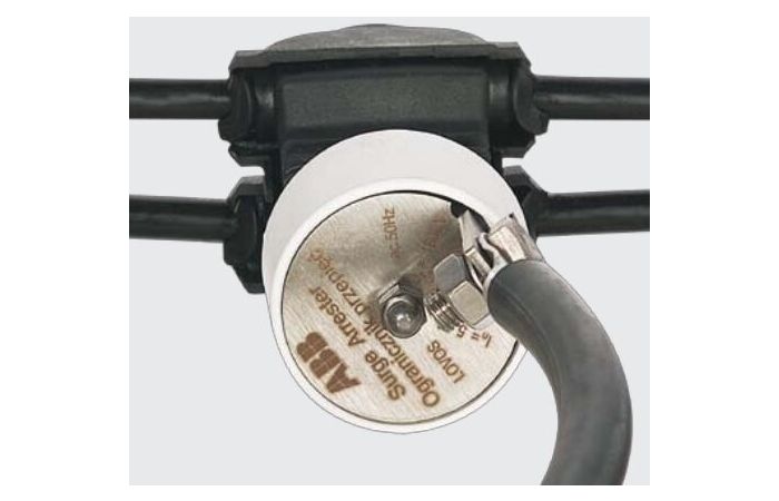 Gnybtas izoliuotam laidui (SE45.1) viršįtampių apsaugai LOVOS 1705 - ABB